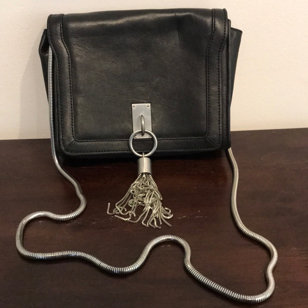 black chain crossbody